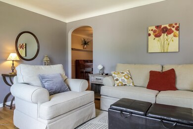 906 Eleanor St NE, Grand Rapids, MI 49505 - photo 6