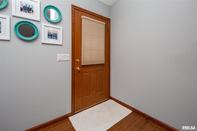 1350 W 49th St, Davenport, IA 52806 - photo 3