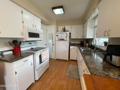 1515 S 18th St, Grand Forks, ND 58201 - photo 5