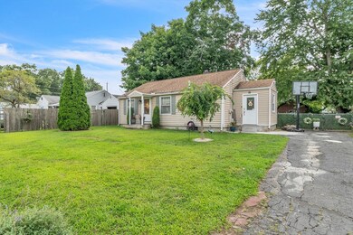 72 W Bay Path Terrace, Springfield, MA 01109 - photo 3