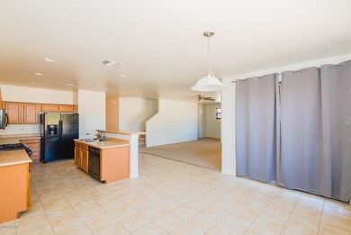 10843 dining area