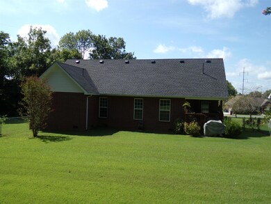 114 Brooklyn Cir, Shelbyville, TN 37160 - photo 2