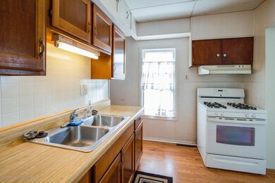 1926 Sunnyside Ave, Lansing, MI 48910 - photo 2