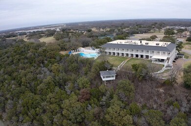 Country Club featuring pool