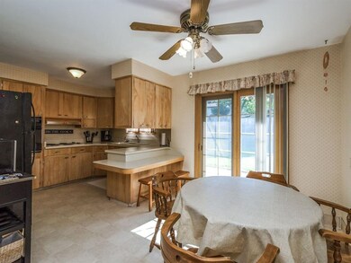 111 Patricia Ln NW, Cedar Rapids, IA 52405 - photo 5