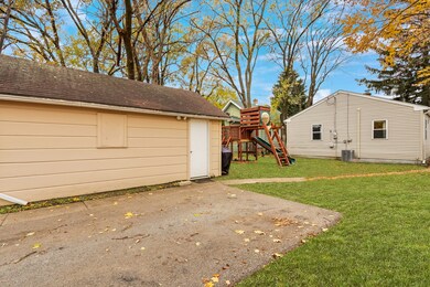 405 S Lewis Ave, Waukegan, IL 60085 - photo 2