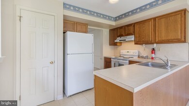 63 Cottonwood Dr, Southampton, PA 18966 - photo 7