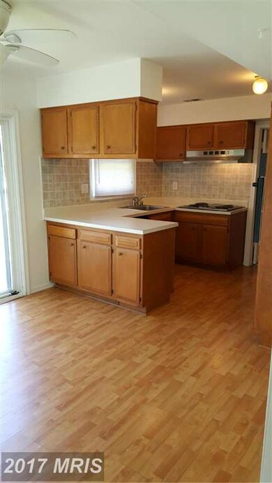 4916 Rockingham Ln, Bowie, MD 20715 - photo 4