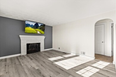 922 Centre St, Brockton, MA 02302 - photo 6