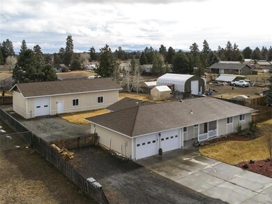 61582 Camelot Place, Bend, OR 97702 - photo 2