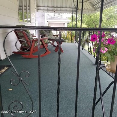 Covered Fron Porch