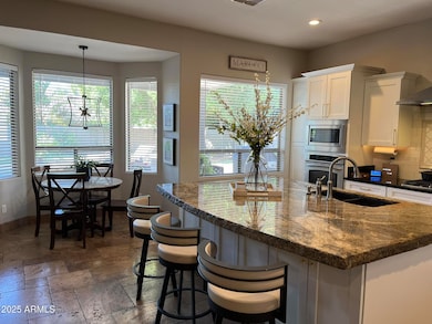 Large Eat-in Kitchen