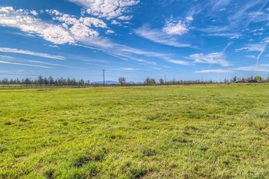 351 NE Frank Ln, Redmond, OR 97756 - photo 5