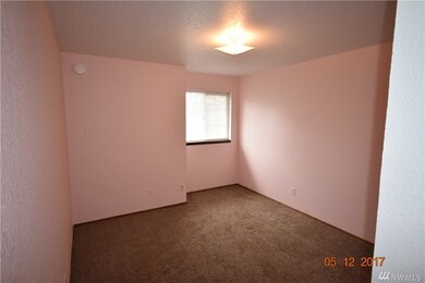 126 W Casino Rd unit 4, Everett, WA 98204 - photo 6