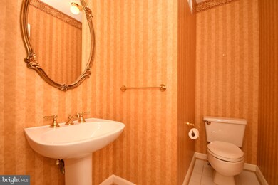 684 Budleigh Cir, Lutherville Timonium, MD 21093 - photo 7