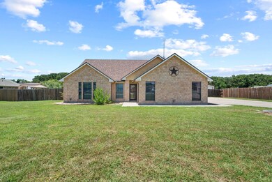 121 Westend Ln, Weatherford, TX 76088 - photo 2