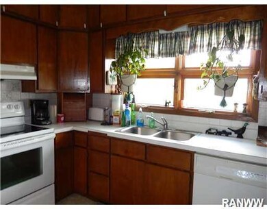 121 Willow St N, Turtle Lake, WI 54889 - photo 2
