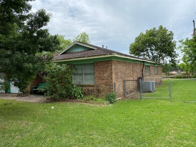 701 Circle Way, Alvin, TX 77511 - photo 7