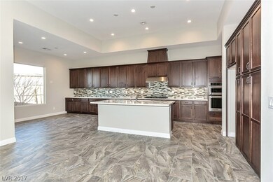 Open Floor Plan, 10' Tray Ceilings, Granite Counte