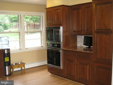 892 Spring City Rd, Phoenixville, PA 19460 - photo 5