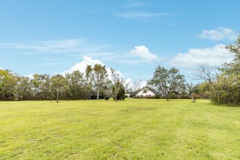 234 E Burnett St, Brazoria, TX 77422 - photo 7