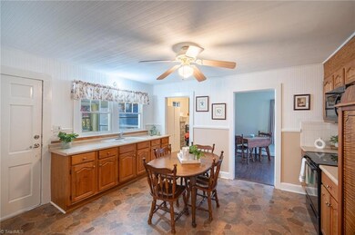 1087 Whitaker Rd, Winston Salem, NC 27106 - photo 4