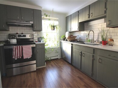 425 Manhattan Dr, Burlington, VT 05401 - photo 3