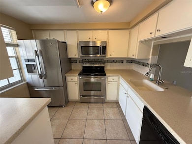 4233 Tamargo Dr unit 4233, New Port Richey, FL 34652 - photo 4