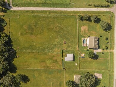 7516 Artifact Dr, Zephyrhills, FL 33541 - photo 2