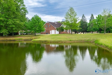 1102 Vines Dr NE, Hartselle, AL 35640 - photo 3