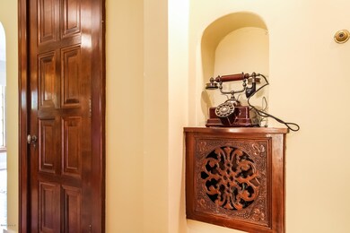 006-Foyer-4087117-medium