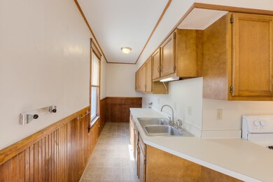 26 Dustin St, Worcester, MA 01604 - photo 6
