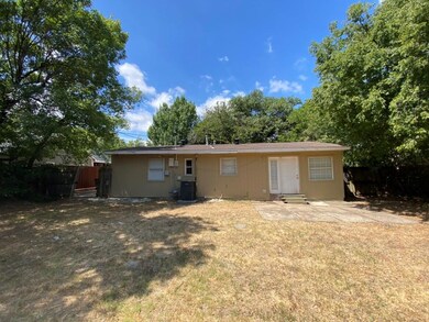 901 Highland Dr, Grand Prairie, TX 75051 - photo 5