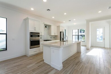 06_4072FaradayWay_Alton_177001_Kitchen_H