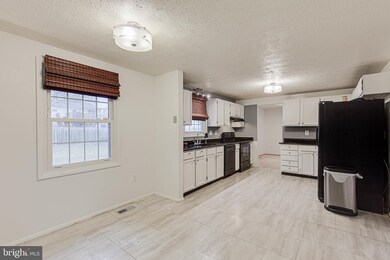 9369 Highlander Blvd, Walkersville, MD 21793 - photo 7