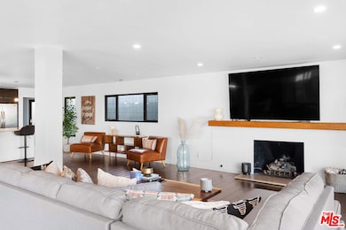 3235 Steven Dr, Encino, CA 91436 - photo 5