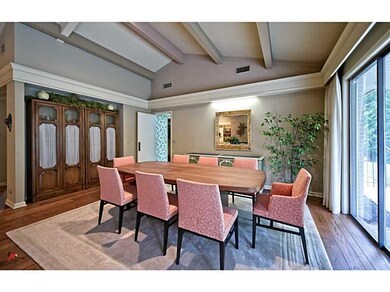 Dining Room. Dining room off the living area has d
