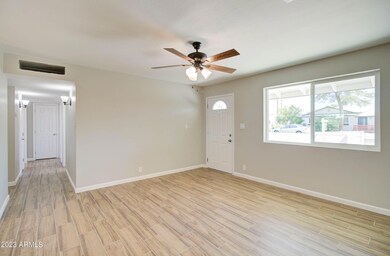1347 W 15th St-14