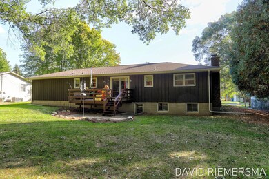 6-web-or-mls-4699-susan-st