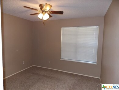 417 Buttercup unit B, New Braunfels, TX 78130 - photo 6