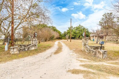 3724 Bob White Ct, Granbury, TX 76049 - photo 3
