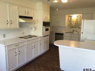 832 832 Loftin, Tyler, TX 75701 - photo 7