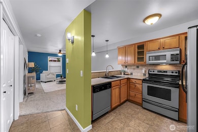 690 32nd St unit B106, Bellingham, WA 98225 - photo 3