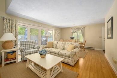 001-photo-living-room-9229224