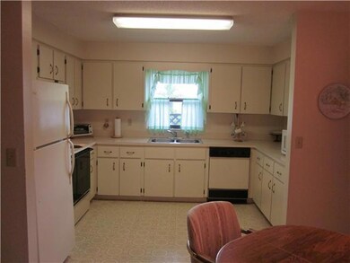 Kitchen. Extra Big Eat In Kitchen With Plenty of C