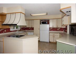 Kitchen with Breakfast Bar