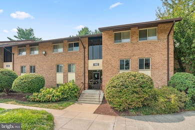 18802 Walkers Choice Rd unit 4, Montgomery Village, MD 20886 - photo 3