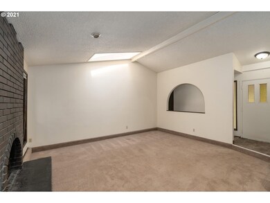 19370 SW Butternut St, Beaverton, OR 97007 - photo 4