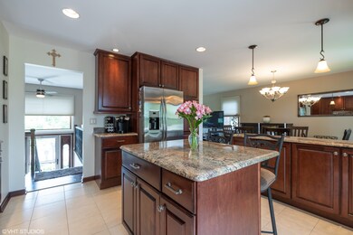 325 Red Bud Place, Buffalo Grove, IL 60089 - photo 4