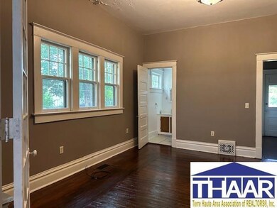 527 S 8th St, Terre Haute, IN 47807 - photo 5